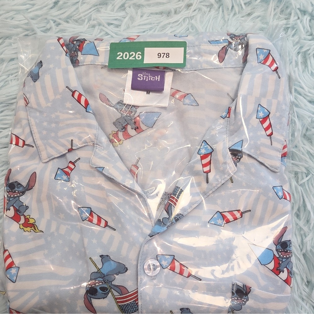 Disney Lilo & Stitch Patriotic Button Up Shirt Adult Medium 4th of July Aloha - Picture 7 of 7